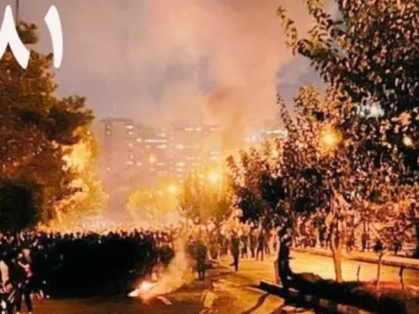 صد و هشتادویکمین روز قیام سراسری – تصاویر جدید از چهارشنبه‌سوری و تجمع اعتراضی&nbsp;بازنشستگان