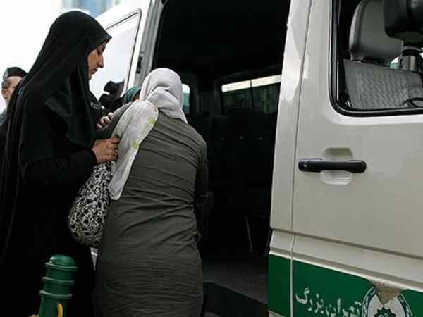 Inre Konflikter i Iran: Hijablagen och Politisk&nbsp;Överlevnad