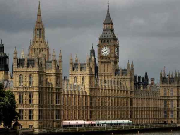 Brittiska Kommittén Varnar För Iranska Övervakningshubbar