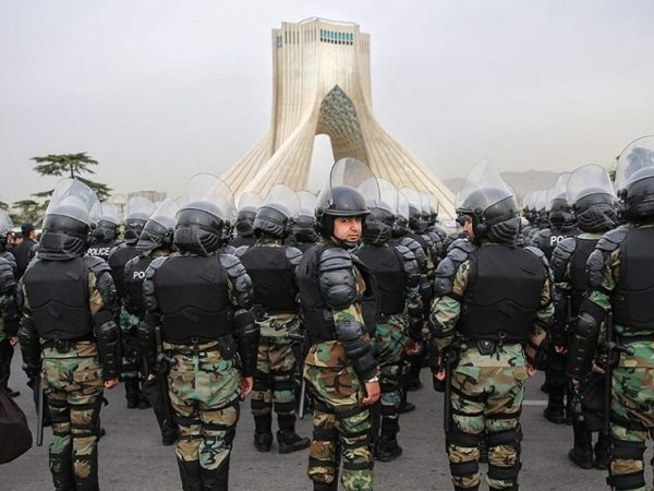 Iransk regimen utfärdar skarpa varningar mot intern oenighet mitt i amerikansk-israeliska flyganfall