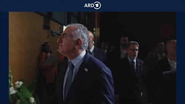 ARD-utredning avslöjar våldsam kampanj av anhängare till sonen till Irans avsatte&nbsp;shah