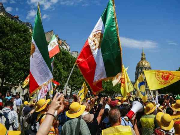 Den iranska regimen eller monarkister; SAVAK hotade att bomba 20/6 demonstrationen i&nbsp;Paris
